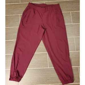 Soft-woven stretch joggers